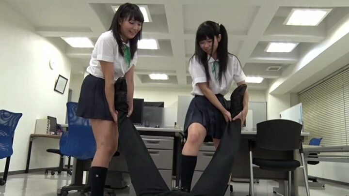 Screenshot 21 from NFDM-439 Girls’ High School Foot Fetish Research Club 2: Facesitting Femdom