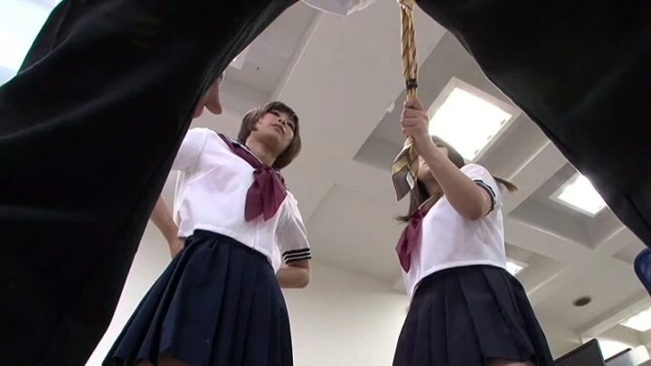 Screenshot 17 aus NFDM-472 Männliche Lehrer an einer Mädchenschule werden von Schülern geneckt! Fußjob-Freiheit Satou Mayu, Saotome Yui, Nagomi, Kikuchi Hinano, Moriyasu Sana, Sakai Ami
