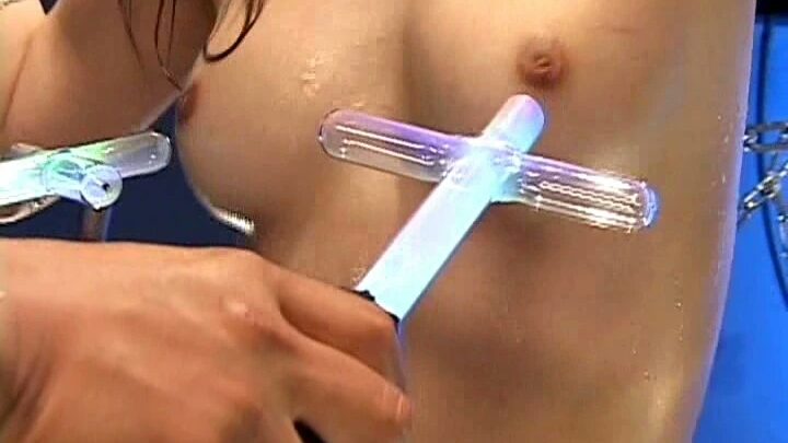 Screenshot 12 from MAD-069 Aiikawa Kaori: Attrice Cyber 7 - Stupro a Getto di Marea