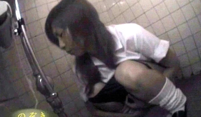 Screenshot 8 aus DJNT-01 Erotische Engel Brustexplosion Oopai Futago-chan: Voyeur Masturbation Große Brüste