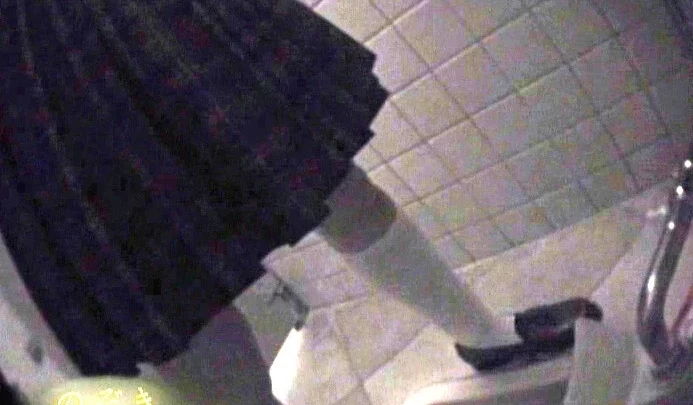 Screenshot 19 aus DJNT-01 Erotische Engel Brustexplosion Oopai Futago-chan: Voyeur Masturbation Große Brüste