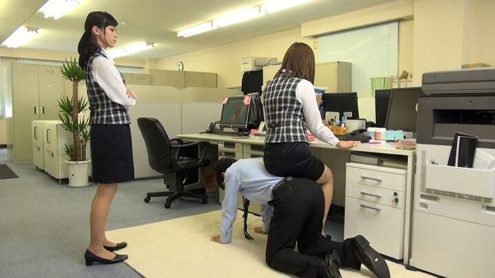 Screenshot 16 from VRXS-138 Ei Ten Human Toilet Company : Set de défécation scat de 140 minutes avec Seto Yuria, Kai Miharu, Natsume Aoi, Komiyama Emi