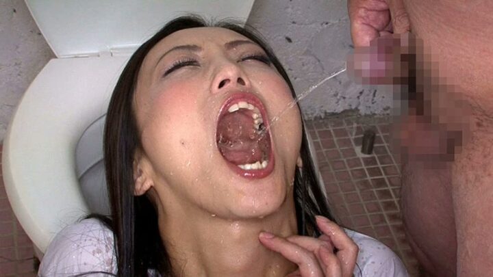 Screenshot 5 from ASW-224 叶野花 MANIAC SEMEN 特别版：厕所的小花散尿喝尿 叶野花