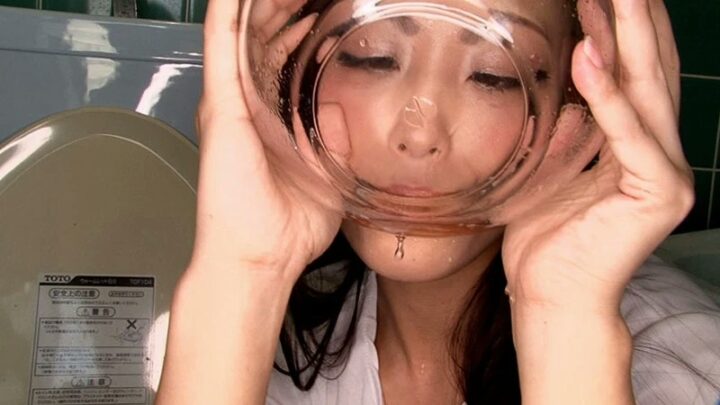 Screenshot 15 from ASW-224 叶野花 MANIAC SEMEN 特别版：厕所的小花散尿喝尿 叶野花