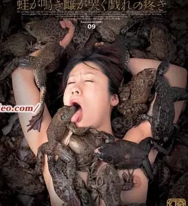 Screenshot 1 aus GEN-009: Das Leiden einer weinenden Jungfrau Mina Okano - Insekten und Meereskreaturen Extrem