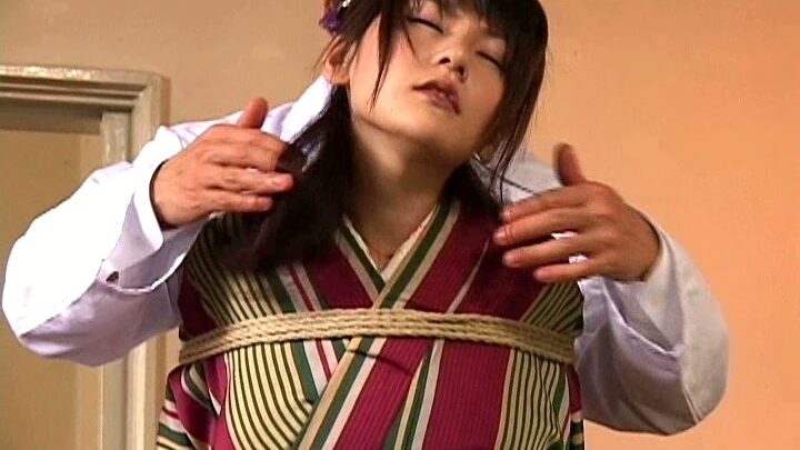 Screenshot 21 aus JBD-129 Showa Kazoku Kaji Riria: Hintertür-Bondage
