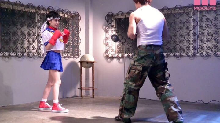 Screenshot 2 aus MIDE-297 SUPER Busty Body Cosplay Spieler 6 Variationen: Yoshikawa Aimi im Minirock, Bondage, Minirock, Samen, Kostümspiel, Brüste, DIVA Masturbation