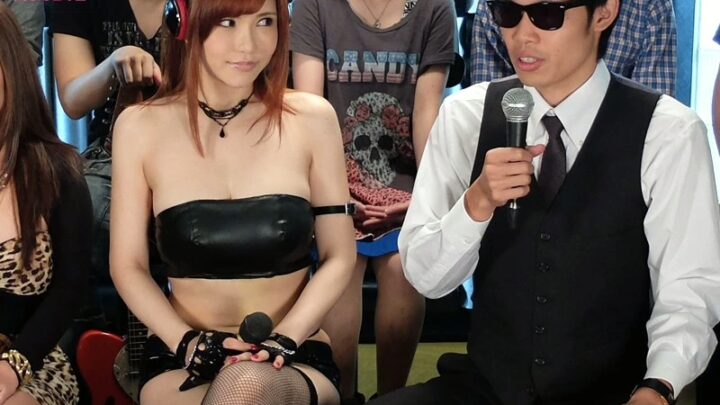 Screenshot 11 from MIMK-016 Crimson × Okita Anri Collaborazione Speciale: Operazione Forzata dell'Idolo, La Realtà Diventa Vera con Smaho - La Donna Che Non Può Disobbedire agli Ordini - Kuwabara Urara, MOODYZ (Moodyz) Doppio Feature