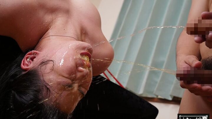 Screenshot 9 from MISM-180 나는 그녀의 소변을 마시며 처벌받고 싶다. 빛나는 변기 옆에 서게 강요당하다. 작은 방광, 벌컥벌컥, 미친 듯한 알코올 중독... 이나바벨 아마추어 일라마치오 딥스로팅