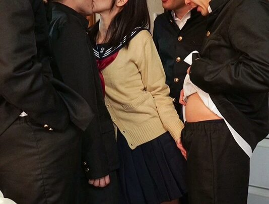 Screenshot 10 aus MKON-008 Akemi Miu: I Hate Being Initiated, But I Sold My Wife to a Bad Group. I Can’t Help Her While She’s Forced to Cum Massively in Front of My Eyes, Takashi ATKD Humiliation Rape, Shaved, Ill-Mannered, Gangbang