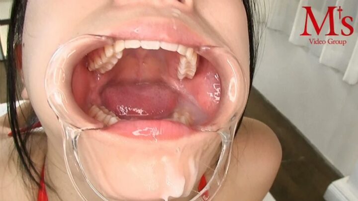 Screenshot 6 aus MVSD-356 Mihina Nagai: Gokkun Engel - EMZ Video Gruppe Piss Trinken