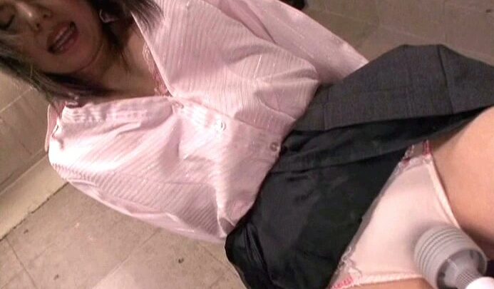 Screenshot 16 from NKD-044 真心美紀 真實本性 M: 真實感受，140分鐘的肛交和手交