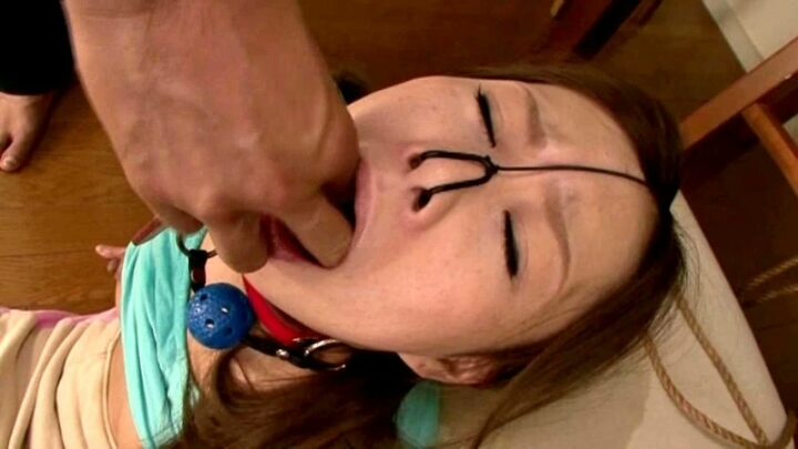 Screenshot 11 from NKD-069 白砂優乃：少女奴隸 3 - 135分鐘的折磨、打屁股、鞭打、訓練