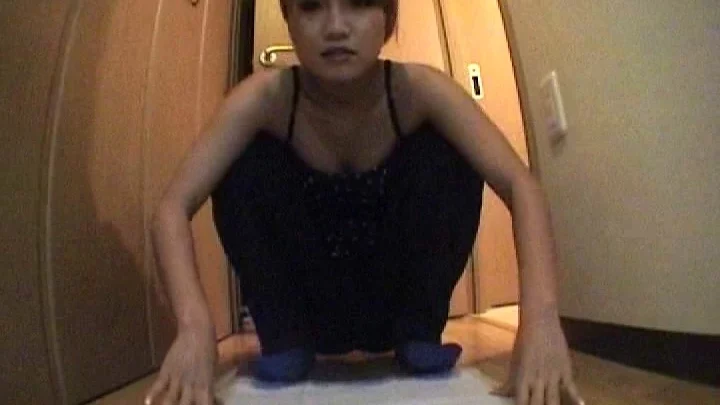 Screenshot 13 aus ODV-261 Busty Convenience Store Clerk's Private Toilet: Outdoor Pissing Outing 95 min Ooshima Floppy Shirai Hitomi