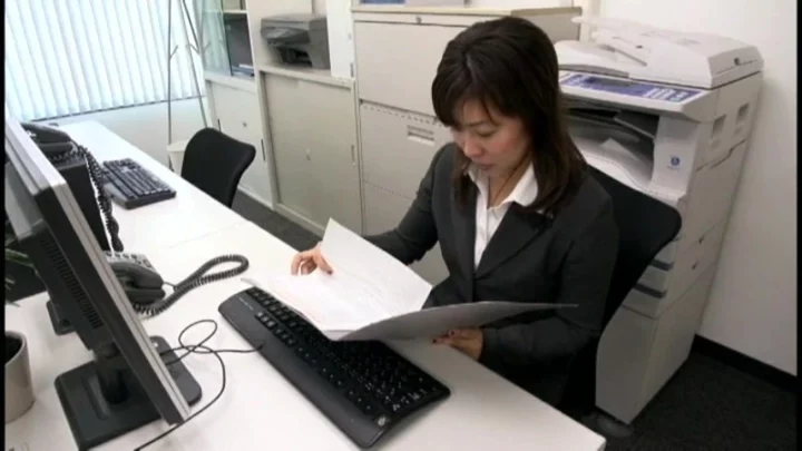 Screenshot 22 from ODV-348 배달 회사 '다이큐 익스프레스' 여성 직원들의 휴무 사무실 스트리핑 스캣 타나무라 나츠키 올 스캣