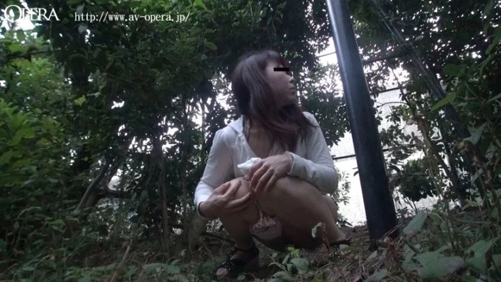 Screenshot 7 from OPUD-182 항문 모자이크 없음: 20명의 소녀들이 야생에서 배변하기