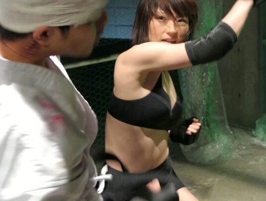 Screenshot 10 from SSPD-088 : Prude Insultée : Match Underground Desu, Shinobu Kasagi, Humiliation, Fétiche, Costume