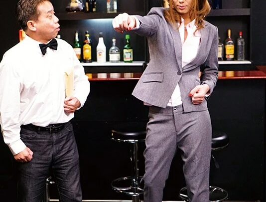Screenshot 3 from TCD-213 Amami Mana: A Famous Beauty with Snow-White Thighs Infiltrates a Detective Agency as a Cross-Dressing Secretary, Extracts Information and Zermen Through Anal Sex, Then Gets Impaled by a Huge Penis in Reverse Anal