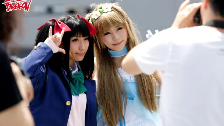 Screenshot 11 from ZUKO-086 事件后，Cosplayer和我有一个秘密的三人行……南里绪奈、松本芽衣、七白南、大神莉奈