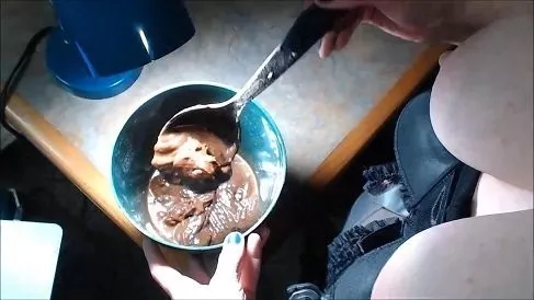 Screenshot 5 from 10.04.2020 Cosmic Girl Summer Shitty Pissy Brownies For My Slave Boy