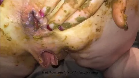 Screenshot 2 from 16 mins…….DOUBLE FEATURE TWO Prolapse Videos