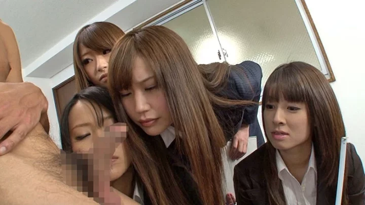 Screenshot 18 from DKSB-087 川上由子 CFNM：女性全身穿着 × 男性完全裸露 - 请看我的鸡巴！最佳合集 18 女孩 5 小时，办公室 K'S 羞辱，望月泉，穗积咲，羽田夕夏