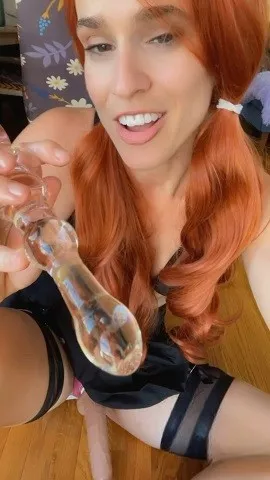 Screenshot 2 aus Unabsichtliches chaotisches Analspiel! (11.10.2021) über Premium Porn Request von Spender mit VibeWithMolly