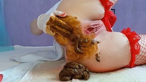 AnnaCoprofield Period, speculum and filled pussy