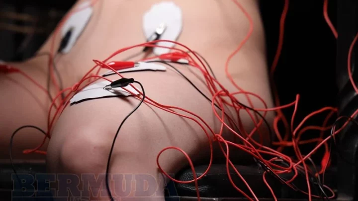 Screenshot 2 from BDA-126 이오카 카나코 WARP의 서큐버스: 버뮤다의 고문 처벌 / 무소조쿠 코스프레