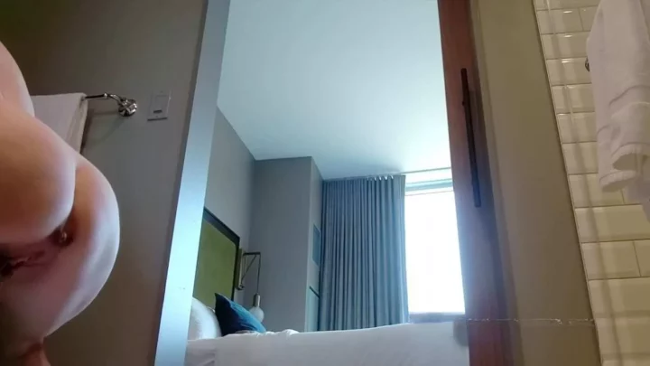 Screenshot 1 aus CassieScat CassieScat`s Erste Live, Persönliche Toilettensitzung