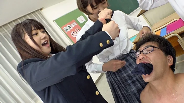 Screenshot 16 from DNJR-041 카사기 이치카: 성수 헹굼! 나는 후유에 코토네, 마지마 아즈사와 함께 여자아이들과 화장실 훈련을 하게 되었다, 무소조쿠 복종 남성들