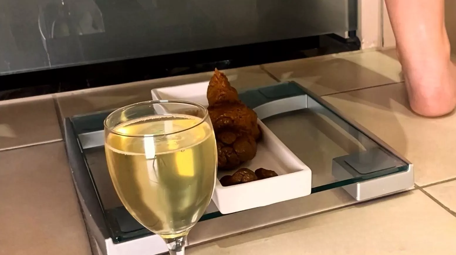 Exquisite champagne and finest pralines (Premium user request by Bert) with Lady Luci 4,99 €