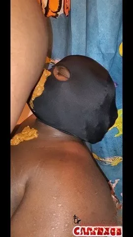 女神KinkyCaramel 我把他的脸当作我的厕所
