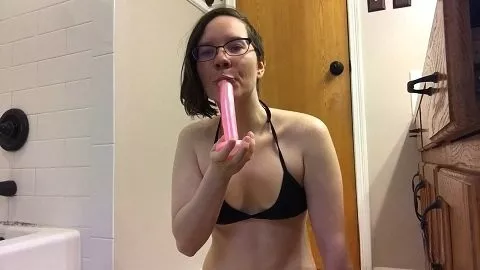 Screenshot 5 aus GwenyT Süßes kleines Piss-Trinkerin 2019