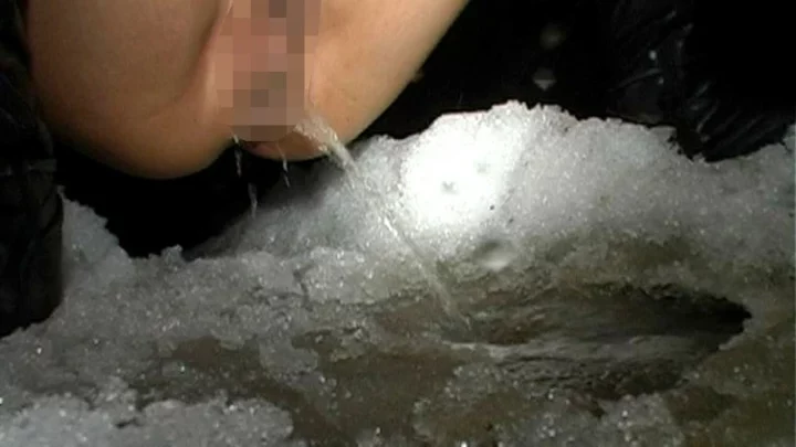 Screenshot 2 from VRXS-034 V&R Shin Kai Defecation Part 1 Compilation