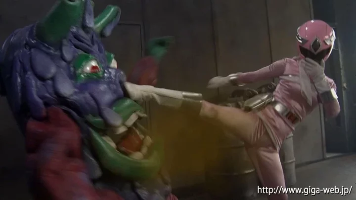 Screenshot 20 aus GHMT-32 Aoi Mizutani Non-Stop Heldin VS DS Monster Mob ~Magnetisches Geschwader Magna Man Zielgerichtet Magna Pink~ GIGA (Giga)
