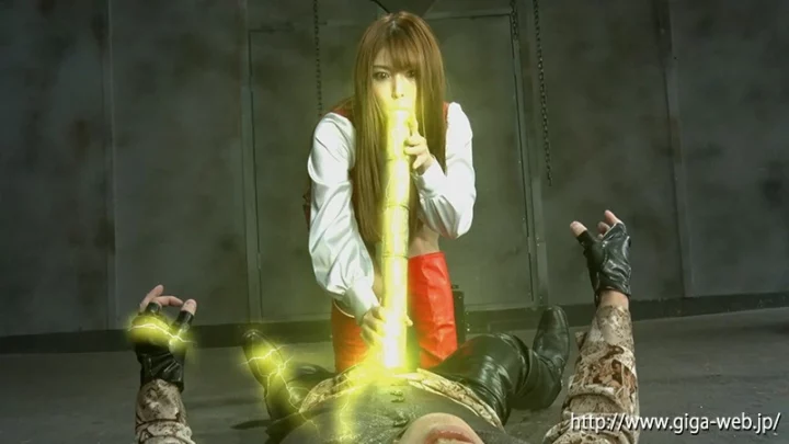 Screenshot 18 from GHMT-57 新村あかり：邪恶女性心之棍 - 女主角的堕落：尺寸精准的丈夫与钥匙孔窥视 - GIGA