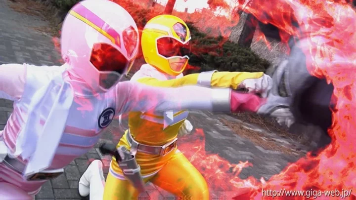 Screenshot 20 aus GHMT-71 Ai Kawana Magnetische Kraft Team MagnaMan: Die verwüstete Magna-Pink und Magna-Gelb ~Entwicklungsplan des Magna-Jägers~ Momoka Nakazawa GIGA