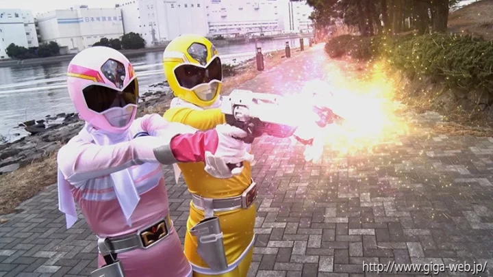 Screenshot 19 aus GHMT-71 Ai Kawana Magnetische Kraft Team MagnaMan: Die verwüstete Magna-Pink und Magna-Gelb ~Entwicklungsplan des Magna-Jägers~ Momoka Nakazawa GIGA