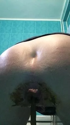 Screenshot 3 from Huge shit in my friends toilet (ScatShop.com) 25.07.2021 Ella Gilbert