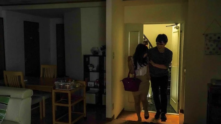 Screenshot 4 from HUNBL-029 자신의 집에 갇힌 소녀, 저항이 무너질 때까지 반복적으로 강간당하다 - HHH 그룹