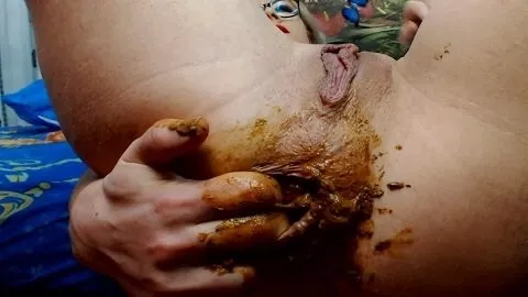 KinkyNastyLola Shitting In your Mouth