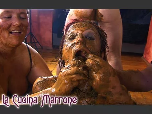 LA CUCINA MARRONE mit Kira, Marlen, Penelope, 3 Männern im Video