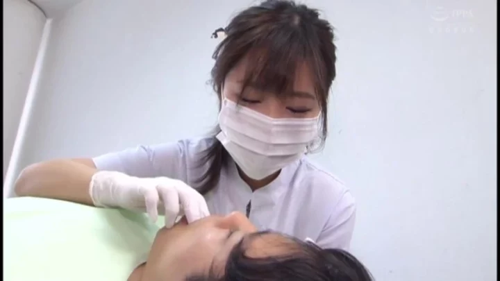 Screenshot 8 aus MGMP-055 Yuuri Maina, die Hand der Schulkrankenschwester mit Handschuhen Blasen: Mazeru Ejakulation REINIGUNG! 3 Hirose Yuka Unterwürfige Männer, Göttin Premium