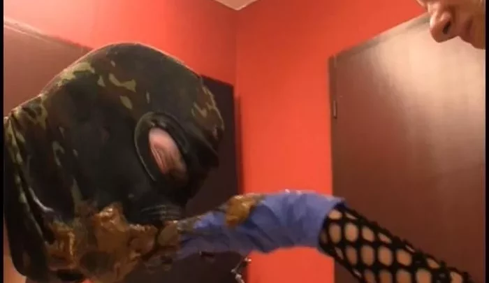 Screenshot 2 from Miss Larissa ScatCollection 17 ScatVideos
