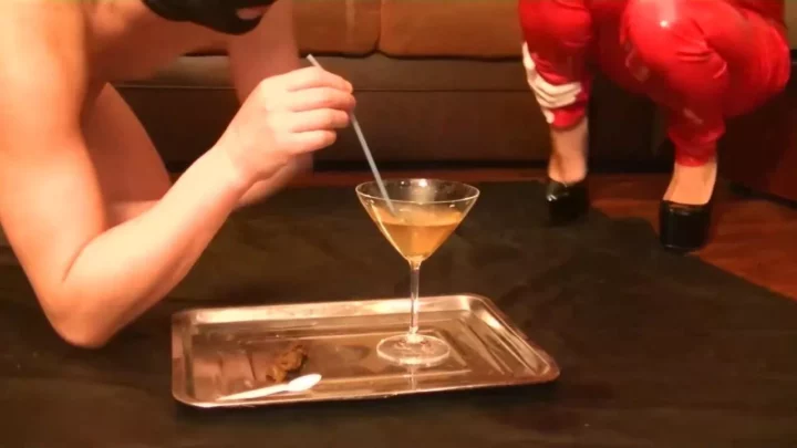 女主人アントネラ 私の奴隷は美味しいキャビアを味わい、私のシャンパンを飲んでいます のスクリーンショット 1