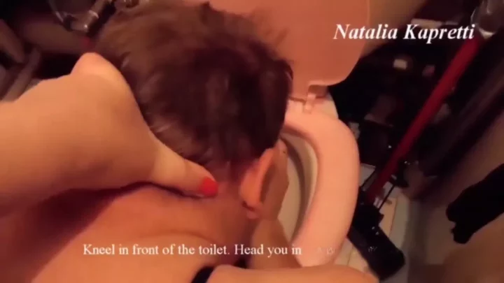 Screenshot 2 aus Natalia Kapretti Ehemann Hündin für Strapon, Sissy und Toilette