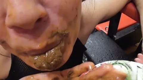 Screenshot 5 aus Natalia Kapretti Meine scheißfressende Maya frisst ihren eigenen Scheiß