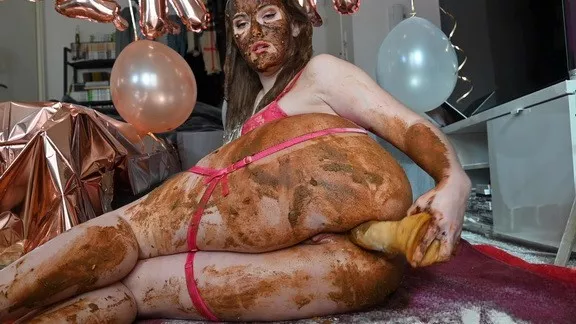 Ninounini BIRTHDAY CAKE (PUKE) I eat a shitty cupcake ! (EATING / FOOD / / URO / ANAL / ATP / ATM)