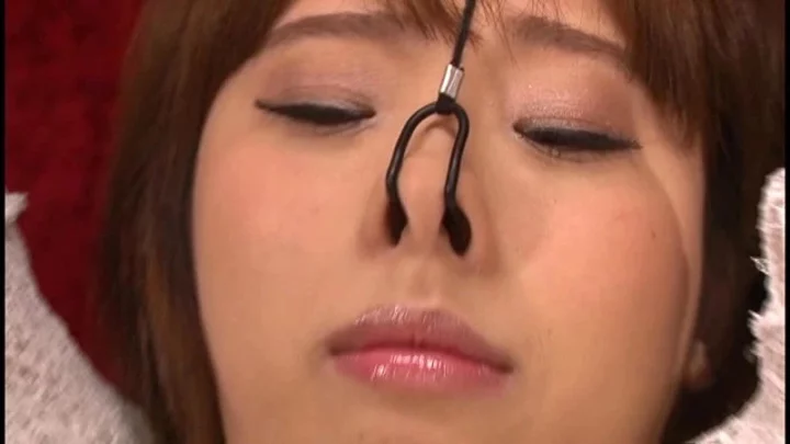 Screenshot 11 aus NKD-217 Nasenquetschvergnügen Abteilung Nakashima Kougyou Missbrauch